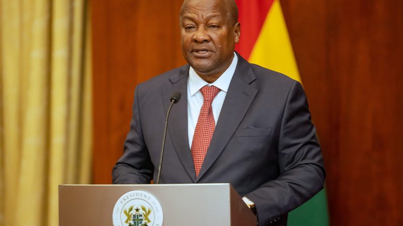 Ghana : Le président Mahama lance une campagne d’industrialisation pour dynamiser l’économie et créer des emplois