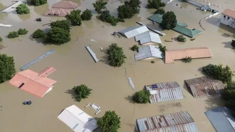 Nigéria / Inondation : 200 morts à Mokwa, le Président Tinubu alerte sur les risques climatiques et annonce les mesures préventives.