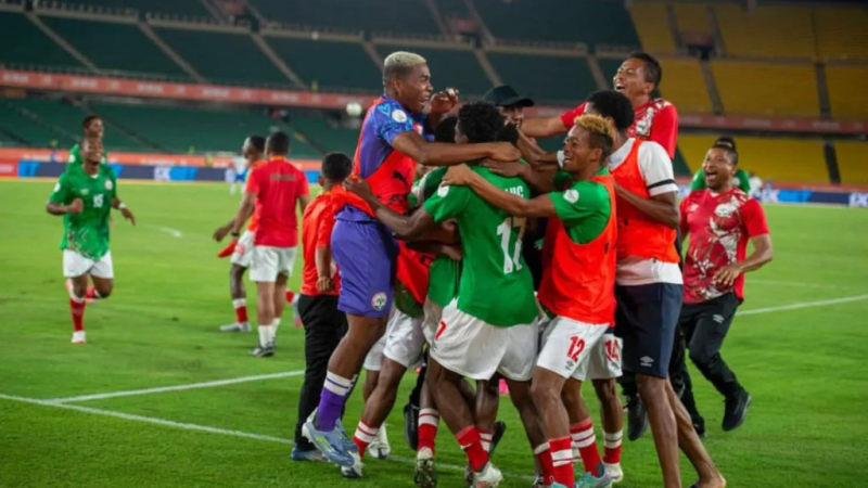 CHAN 2025 : Madagascar récidive et se hisse à nouveau en demi-finale après un duel face au Kenya.