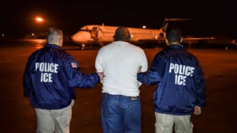 Rwanda : Kigali accueille les premiers migrants expulsés des États-Unis dans le cadre d’un accord controversé.