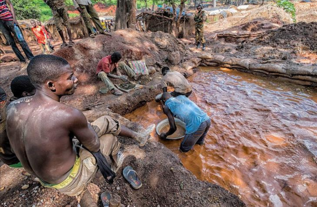 Ghana : L’or, moteur économique mais source de tensions persistantes avec les communautés.