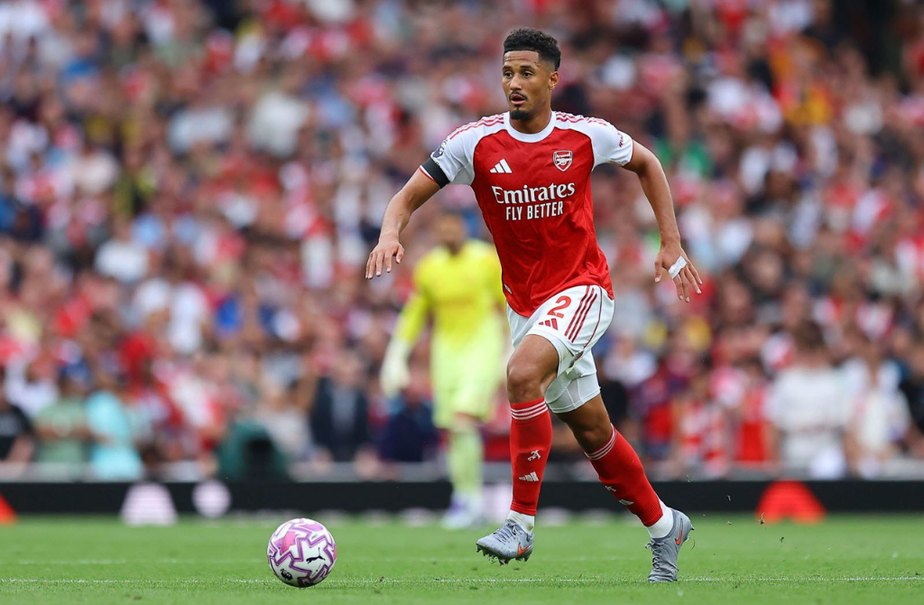Premier League/Arsenal : William Saliba prolonge jusqu’en 2030 et confirme son attachement au projet des Gunners