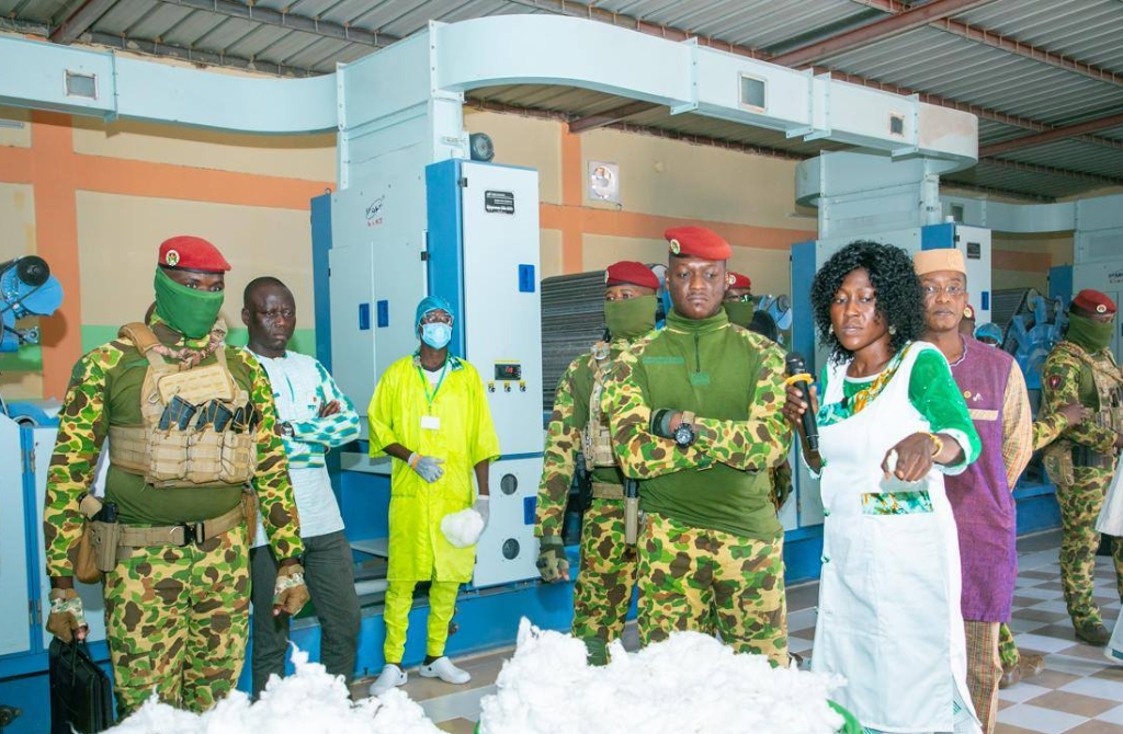 Burkina Faso : Transformer les ressources locales, le pari industriel du Président Ibrahim Traoré pour un Burkina souverain.