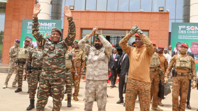 AES / Intoxication médiatique : Le Mali résiste, le Burkina et le Niger se doivent préparer à toute éventualité venant des impérialistes.