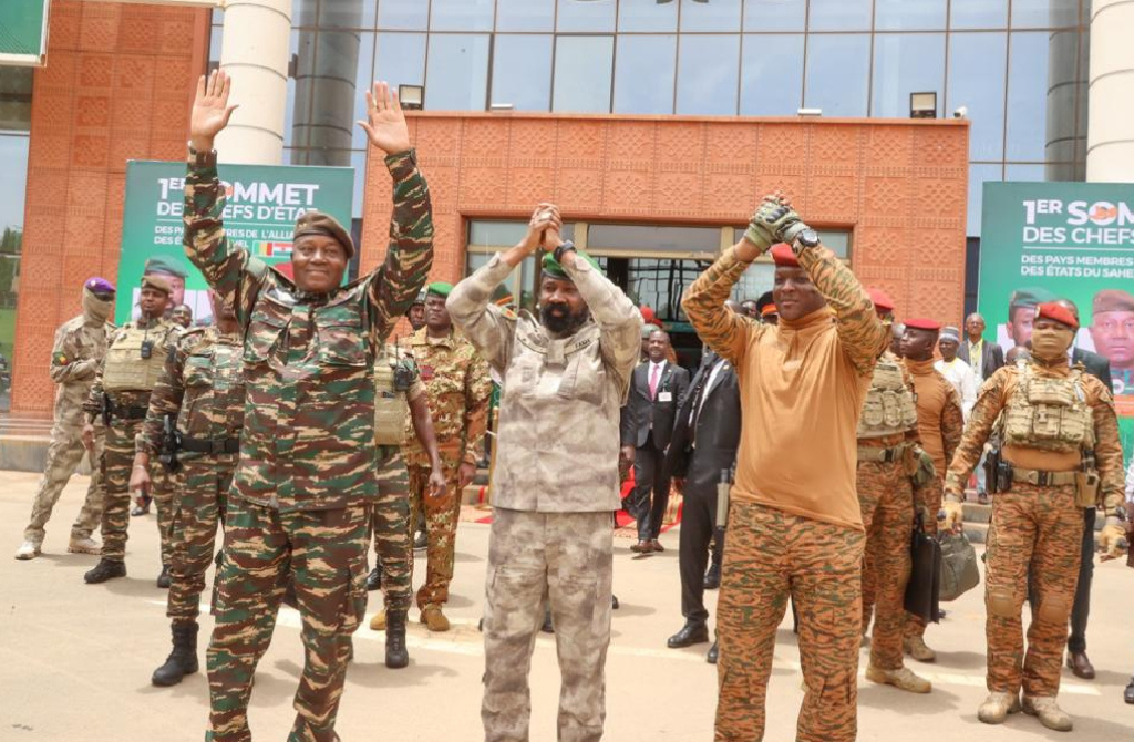 AES / Intoxication médiatique : Le Mali résiste, le Burkina et le Niger se doivent préparer à toute éventualité venant des impérialistes.