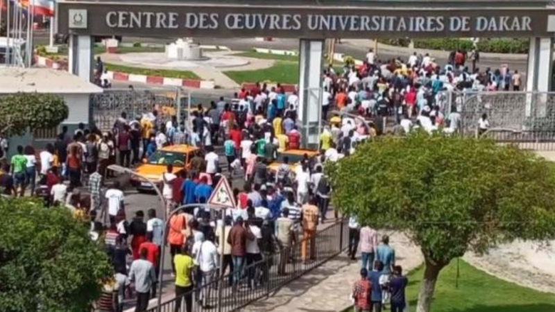 Sénégal : Négociations suspendues à Dakar, le retrait des forces de l’ordre, préalable absolu des étudiants de l’UCAD.