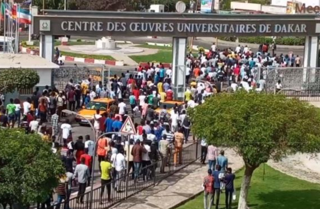 Sénégal : Négociations suspendues à Dakar, le retrait des forces de l’ordre, préalable absolu des étudiants de l’UCAD.
