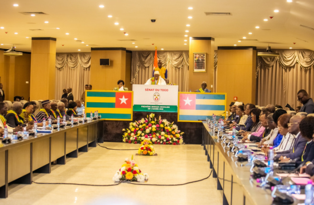Togo : Un budget 2026 historique de 2751,5 milliards adopté par un Parlement bicaméral.