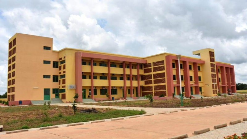 Burkina Faso : IPEQ, l&rsquo;offensive infrastructurelle pour forger l&rsquo;élite de demain.