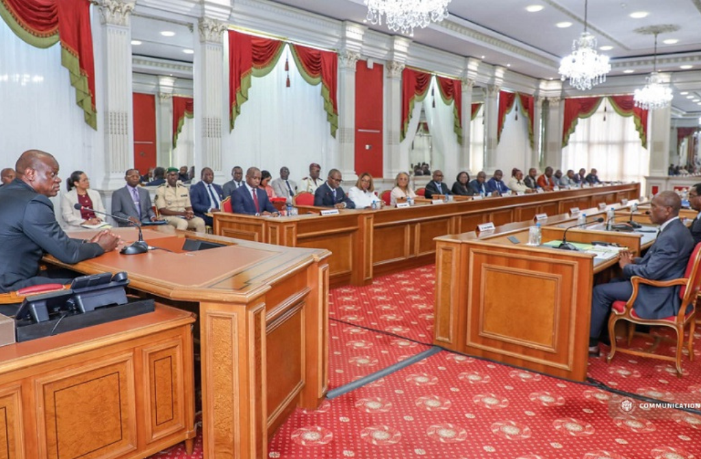 Gabon : Quand le Président Oligui Nguema désamorce une crise sociale dans l&rsquo;enseignement supérieur par le dialogue.