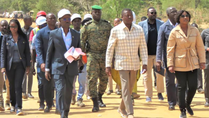 Togo : Quand le Président du Conseil Faure Gnassingbé inspecte le pont modulaire de la Kéran, fer de lance des 21 ouvrages structurants.