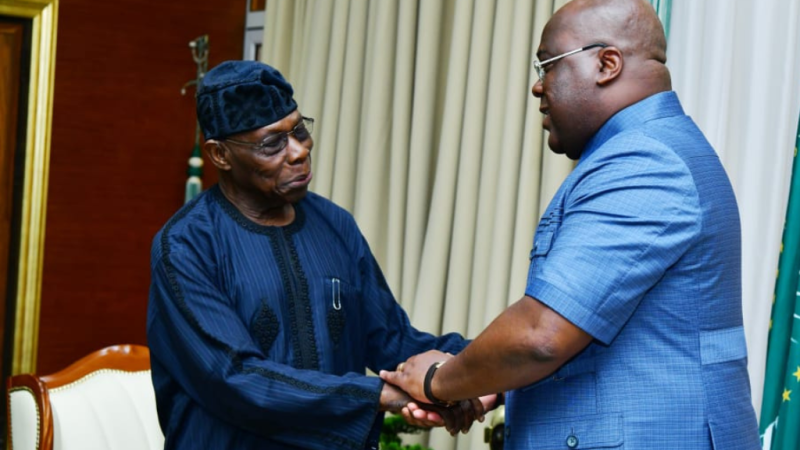 RDC : Quand Obasanjo plaide pour des « solutions africaines », une critique voilée des processus de Washington et Doha.