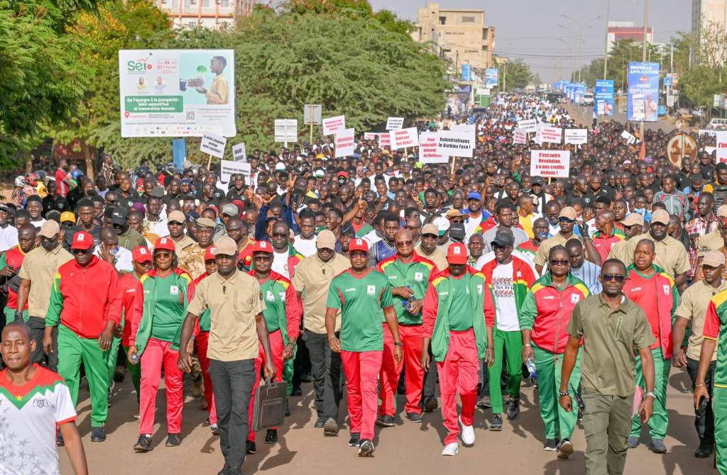 Burkina Faso : Jeunesse révolutionnaire en marche, le Premier Ministre Ouédraogo lance l’initiative au mémorial Sankara